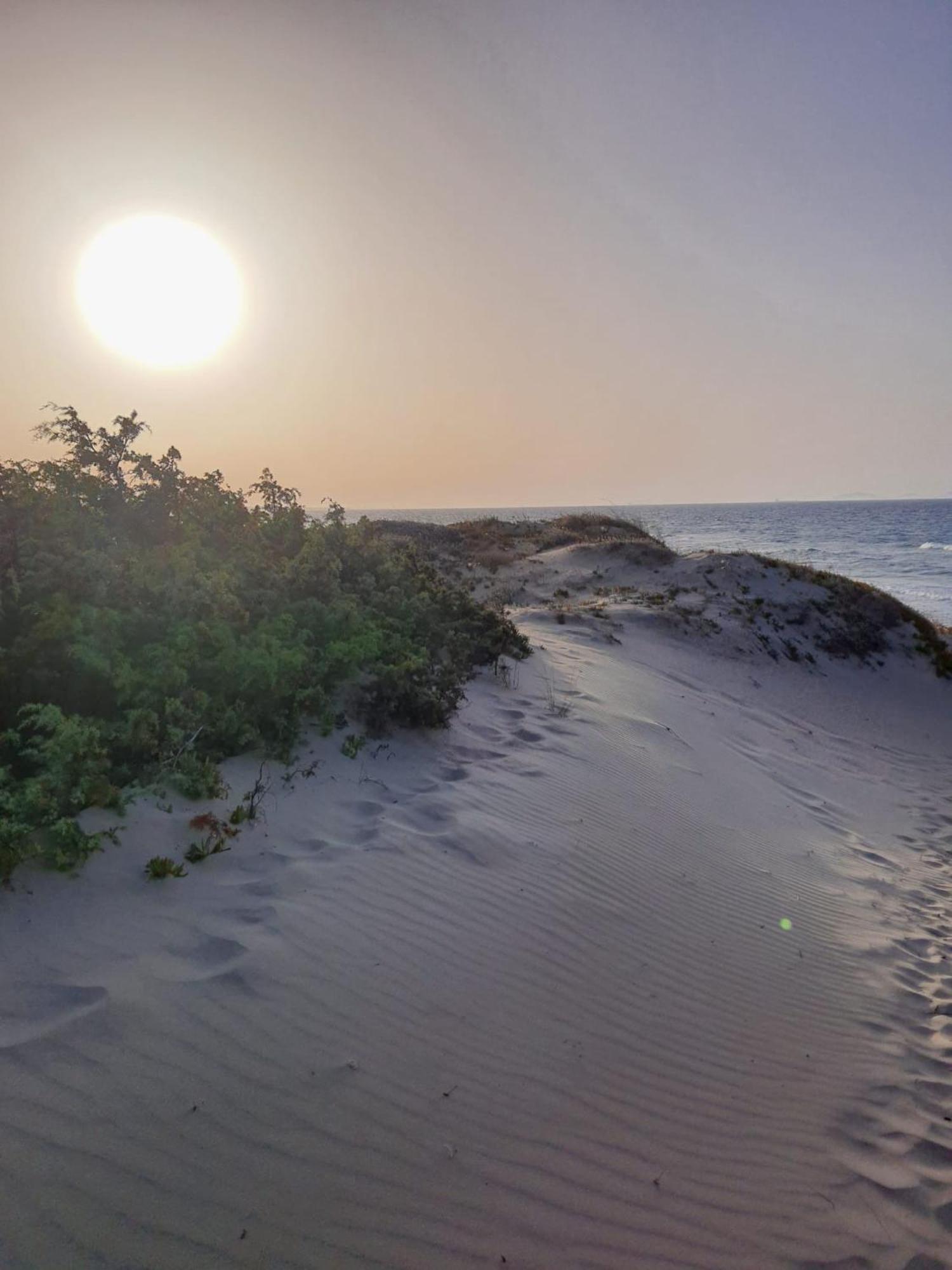 Il Tramonto Sulle Dune Badesi Extérieur photo